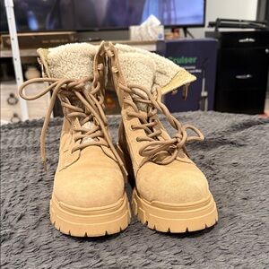 Tan Women's Lace-Up Boots